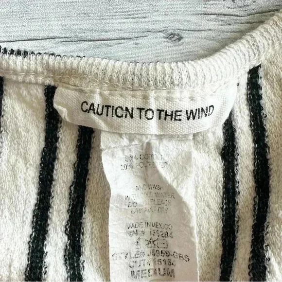 Caution to the Wind Tank Top Size Medium🩶 - Picture 2 of 3